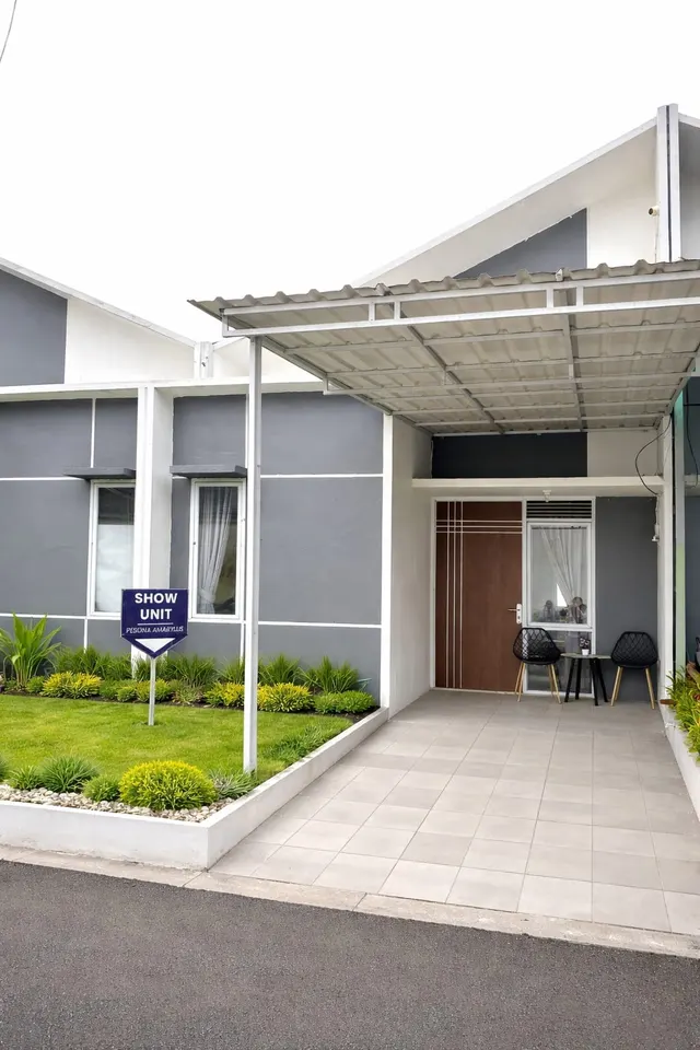Show Unit Pesona Amaryllis tampak depan dengan kanopi carport